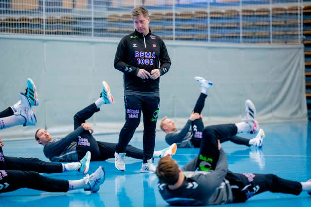 Handball European Championship Bekkestua 20260114 Sander Sagosen and national team manager Jonas Wille at the handball boys training in Nadderud arena before the European Handball Championship matches Photo Stian Lysberg Solum NTB Bekkestua Norway EDITORIAL USE ONLY RESTRICTED USE FOR BETTING COMPANIES  Copyright: xStianxLysbergxSolumx xNTBx