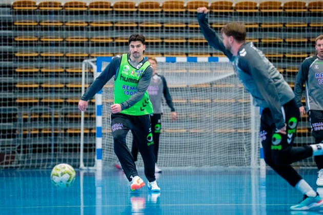 Handball European Championship Bekkestua 20260114 Simen Ulstad Lyse at the handball boys training in Nadderud arena before the European Handball Championship matches Photo Stian Lysberg Solum NTB Bekkestua Norway EDITORIAL USE ONLY RESTRICTED USE FOR BETTING COMPANIES  Copyright: xStianxLysbergxSolumx xNTBx
