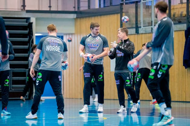 Handball European Championship Bekkestua 20260114 Vetle Ronningen and national team manager Jonas Wille at the handball boys training in Nadderud arena before the European Handball Championship matches Photo Stian Lysberg Solum NTB Bekkestua Norway EDITORIAL USE ONLY RESTRICTED USE FOR BETTING COMPANIES  Copyright: xStianxLysbergxSolumx xNTBx