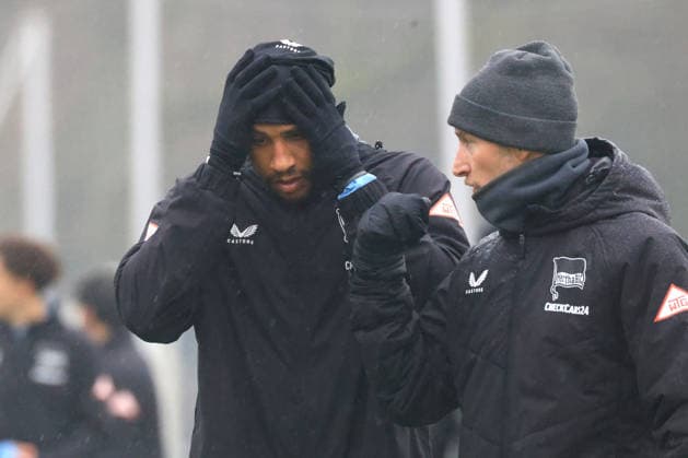 DEU, DFL, 2 FBL Hertha BSC, Training, 14 01 2026, Sportforum, Berlin, DEU, DFL, 2 FBL Hertha BSC, Training, im Bild John Anthony Brooks Hertha BSC Berlin 25 , Fitnesstrainer Hendrik Vieth Hertha BSC DFL regulations prohibit any use of Photographs as image sequences and or quasi video nordphotoxGmbHx xEngler nph00076