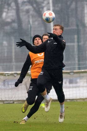 DEU, DFL, 2 FBL Hertha BSC, Training, 14 01 2026, Sportforum, Berlin, DEU, DFL, 2 FBL Hertha BSC, Training, im Bild Julian Eitschberger Hertha BSC Berlin 2 , Luca Schuler Hertha BSC Berlin 18 DFL regulations prohibit any use of Photographs as image sequences and or quasi video nordphotoxGmbHx xEngler nph00076