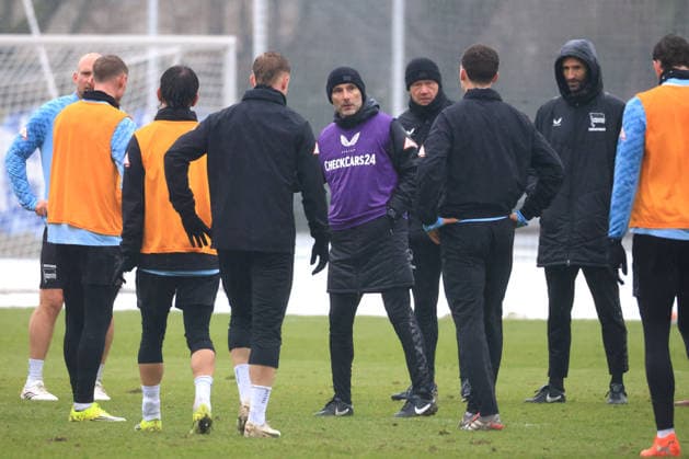 DEU, DFL, 2 FBL Hertha BSC, Training, 14 01 2026, Sportforum, Berlin, DEU, DFL, 2 FBL Hertha BSC, Training, im Bild Cheftrainer Stefan Leitl Hertha BSC Berlin , Hertha Spielerkreis DFL regulations prohibit any use of Photographs as image sequences and or quasi video nordphotoxGmbHx xEngler nph00076