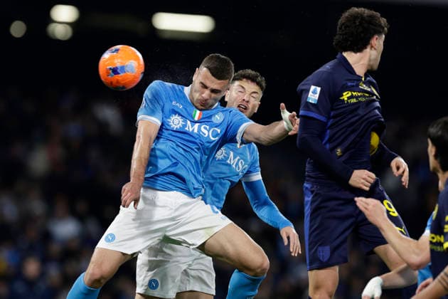 SSC Napoli vs Parma Napoli s Italian defender Alessandro Buongiorno controls the ball during the Serie A football match between SSC Napoli and Parma at the Diego Armando Maradona Stadium in Naples, January 14, 2026. _BPH0646 Copyright: xAntonioxBalascox