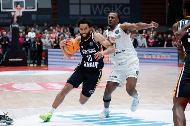 f l t r Davion Mintz Fitness First Wuerzburg Baskets, 10 and Gabe Dorse Patrioti Levice, 7 , 14 01 2026, Basketball Champions League, Fitness First Wuerzburg Baskets vs Patrioti Levice, GER, Wuerzburg, Tectake Arena Copyright: HMBxMedia xHeikoxBecker