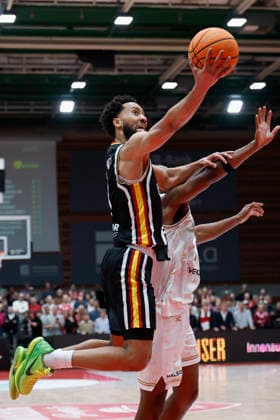 f l t r Davion Mintz Fitness First Wuerzburg Baskets, 10 and Gabe Dorse Patrioti Levice, 7 , 14 01 2026, Basketball Champions League, Fitness First Wuerzburg Baskets vs Patrioti Levice, GER, Wuerzburg, Tectake Arena Copyright: HMBxMedia xHeikoxBecker