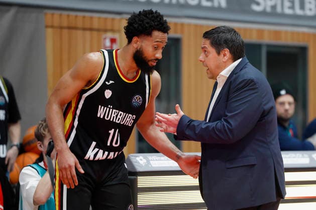 f l t r Davion Mintz Fitness First Wuerzburg Baskets, 10 and Head Coach Sasa Filipovski Fitness First Wuerzburg Baskets 14 01 2026, Basketball Champions League, Fitness First Wuerzburg Baskets vs Patrioti Levice, GER, Wuerzburg, Tectake Arena Copyright: HMBxMedia xHeikoxBecker