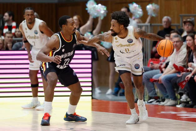 f l t r Johnathan Stove Fitness First Wuerzburg Baskets, 22 and Rickey McGill Patrioti Levice, 0 14 01 2026, Basketball Champions League, Fitness First Wuerzburg Baskets vs Patrioti Levice, GER, Wuerzburg, Tectake Arena Copyright: HMBxMedia xHeikoxBecker