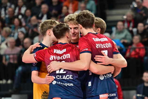 GER 1 VBL, SVG Lueneburg vs TSV Haching Muenchen 14 01 2026, LKH Arena, Lueneburg, GER 1 VBL, SVG Lueneburg vs TSV Haching Muenchen in the picture the Lueneburg team cheers nordphotoxGmbH xWitke nph00002