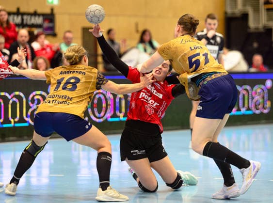 Kelly, de Abreu Rosa Thueringer HC, 77 New addition to Thueringer HC, Lin Elisabeth, Lueck Buxtehuder SV, 51 , Johanna, Andresen Buxtehuder SV, 18 GER, Thueringer HC vs Buxtehuder SV, 1 Handballbundesliga Frauen, Handball, 13 Matchday, Season 2025 2026, 14 01 2026 GER, Thueringer HC vs Buxtehuder SV, 1 Handball Bundesliga Women, Handball, 13 Matchday, Season 2025 2026, 14 01 2026 Bad Langensalza Copyright: xEibner-Pressefoto MartinxHerbstx EP_MHT