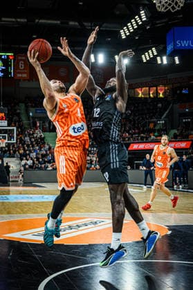 Christopher Ledlum ratiopharm ulm and Amadou Sow niners Chemnitz battle for the ball during the EuroCup match between ratiopharm ulm v niners Chemnitz at ratiopharm Arena on January 14, 2026 in Neu Ulm, Germany, Germany Photo by Harry Langer DeFodi Images Christopher Ledlum ratiopharm ulm and Amadou Sow niners Chemnitz battle for the ball during the EuroCup match between ratiopharm ulm v niners Chemnitz at ratiopharm Arena on January 14, 2026 in Neu Ulm, Germany Photo by Harry Langer DeFodi Images Photo by Harry Langer DeFodi Images