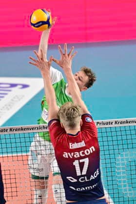 GER 1 VBL, SVG Lueneburg vs TSV Haching Muenchen 14 01 2026, LKH Arena, Lueneburg, GER 1 VBL, SVG Lueneburg vs TSV Haching Muenchen in the picture Axel Valentin Enlund Lueneburg 17 tries to assert himself against Florian Krenkel Haching 05 nordphotoxGmbH xWitke nph00002