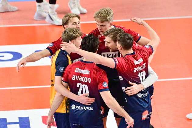 GER 1 VBL, SVG Lueneburg vs TSV Haching Muenchen 14 01 2026, LKH Arena, Lueneburg, GER 1 VBL, SVG Lueneburg vs TSV Haching Muenchen in the picture the Lueneburg team cheers nordphotoxGmbH xWitke nph00002