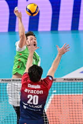 GER 1 VBL, SVG Lueneburg vs TSV Haching Muenchen 14 01 2026, LKH Arena, Lueneburg, GER 1 VBL, SVG Lueneburg vs TSV Haching Muenchen in the picture Ethan Champlin Lueneburg 20 tries to assert himself against Marko Milovanovi Haching 11 nordphotoxGmbH xWitke nph00002