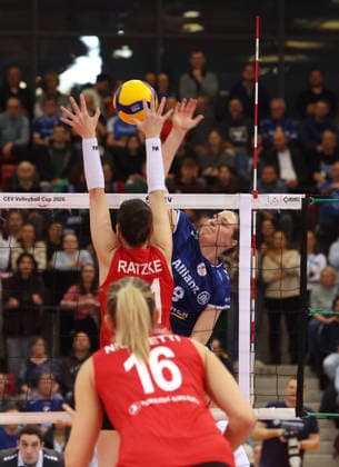 14 01 2026, Germany, Stuttgart Volleyball Allianz MTV Stuttgart vs THY Istanbul, Eleanor Joyce Holthaus Stuttgart, right