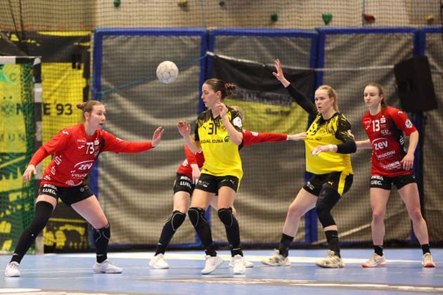 Zoe Stens BSV Sachsen Zwickau , Kelly Vollebregt Borussia Dortmund , Lisa Antl Borussia Dortmund , Jasmina Gierga BSV Sachsen Zwickau GER, Borussia Dortmund vs BSV Sachsen Zwickau, Handball, HBF, Season 2025 2026, 14 01 2026 GER, Borussia Dortmund vs BSV Sachsen Zwickau, Handball, HBF, Season 2025 2026, 14 01 2026 Dortmund Copyright: xEibner-Pressefoto FrankxZeisingx EP_FZG