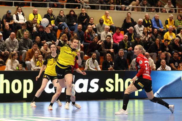Alina Grijseels Borussia Dortmund throwing GER, Borussia Dortmund vs BSV Sachsen Zwickau, Handball, HBF, Season 2025 2026, 14 01 2026 GER, Borussia Dortmund vs BSV Sachsen Zwickau, Handball, HBF, Season 2025 2026, 14 01 2026 Dortmund Copyright: xEibner-Pressefoto FrankxZeisingx EP_FZG