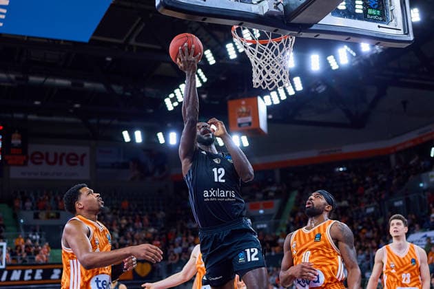 Amadou Sow NINERS Chemnitz, 12 GER, ratiopharm ulm vs NINERS Chemnitz, Basketball, Matchday 14, BKT EuroCup, Season 2025 2026, 14 01 2025 GER, ratiopharm ulm vs NINERS Chemnitz, Basketball, Matchday 14, BKT EuroCup, Season 2025 2026, 14 01 2025 New Ulm Copyright: xEibner-Pressefoto GeraldxOelze-dexStoppanyx EP_ODS