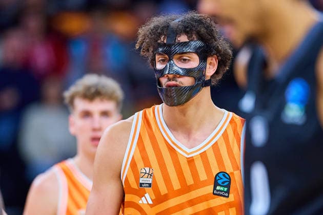 Portrait, portrait, cutout of Alec Anigbata ratiopharm ulm, 21 , first time with mask, face mask GER, ratiopharm ulm vs NINERS Chemnitz, Basketball, 14 Matchday, BKT EuroCup, Season 2025 2026, 14 01 2025 GER, ratiopharm ulm vs NINERS Chemnitz, Basketball, 14 Matchday, BKT EuroCup, Season 2025 2026, 14 01 2025 Neu Ulm Copyright: xEibner-Pressefoto GeraldxOelze-dexStoppanyx EP_ODS