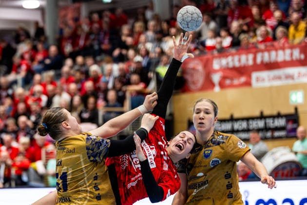 14 01 2026, GER, Handball, Women, Season 2025 2026, Alsco 1 Bl, 13 Matchday, Thueringer HC Buxtehuder SV Lin Elisabeth Lueck Buxtehuder SV , Kelly De Abreu Rosa Thueringer HC,77 , Johanna Andresen Buxtehuder SV 99947 Bad Langensalza Salza Halle Sporthalle Mehrz Thüringen Germany
