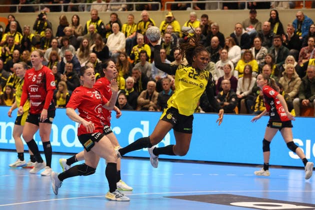 Deborah Lassource Borussia Dortmund throwing GER, Borussia Dortmund vs BSV Sachsen Zwickau, Handball, HBF, Season 2025 2026, 14 01 2026 GER, Borussia Dortmund vs BSV Sachsen Zwickau, Handball, HBF, Season 2025 2026, 14 01 2026 Dortmund Copyright: xEibner-Pressefoto FrankxZeisingx EP_FZG