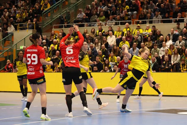 Lisa Antl Borussia Dortmund throwing GER, Borussia Dortmund vs BSV Sachsen Zwickau, Handball, HBF, Season 2025 2026, 14 01 2026 GER, Borussia Dortmund vs BSV Sachsen Zwickau, Handball, HBF, Season 2025 2026, 14 01 2026 Dortmund Copyright: xEibner-Pressefoto FrankxZeisingx EP_FZG
