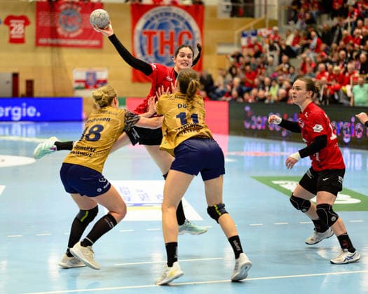 Johanna, Andresen Buxtehuder SV, 18 , Isabelle, Doelle Buxtehuder SV, 11 , Kelly, de Abreu Rosa Thueringer HC, 77 , Luca, Farago Thueringer HC, 19 GER, Thueringer HC vs Buxtehuder SV, 1 Handball Bundesliga Women, Handball, Matchday 13, Season 2025 2026, 14 01 2026 GER, Thueringer HC vs. Buxtehuder SV, 1 Handball Bundesliga Women, Handball, Matchday 13, Season 2025 2026, 14 01 2026 Bad Langensalza Copyright: xEibner-Pressefoto MartinxHerbstx EP_MHT