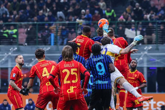 FC Internazionale vs US Lecce Serie A 2025 26 14 01 2026 Francesco Esposito of FC Internazionale seen in action during Serie A 2025 26 football match between FC Internazionale and US Lecce at San Siro Stadium in Milan Copyright: xBEAUTIFULxSPORTS Carabellix