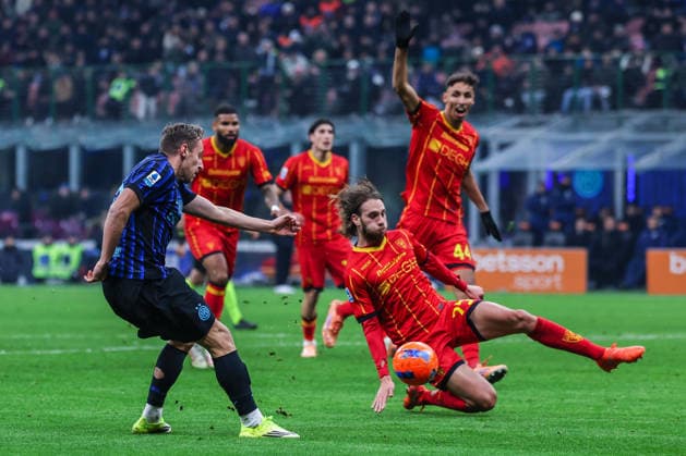 FC Internazionale vs US Lecce Serie A 2025 26 14 01 2026 Davide Frattesi of FC Internazionale seen in action during Serie A 2025 26 football match between FC Internazionale and US Lecce at San Siro Stadium in Milan Copyright: xBEAUTIFULxSPORTS Carabellix