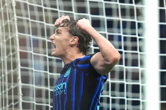 Inter Milan s Francesco Pio Esposito celebrates after scoring 1-0 during the Serie A soccer match between Inter and Lecce at the San Siro Stadium in Milan , north Italy - Sunday , January 14 , 2026. - Soccer .  Copyright: xSpada LaPressex
