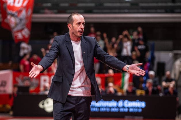 Muhamed Pasalic coach KK Bosna during Pallacanestro Reggiana vs KK Bosna BH telecom, Basketball FIBA Europe Cup match in Reggio Emilia , Italy, January 14 2026  Copyright: xAlessandroxCatellani IPAxSportx xipa-agency.netx xx IPA_70071613 IPA_Agency_IPA70071613