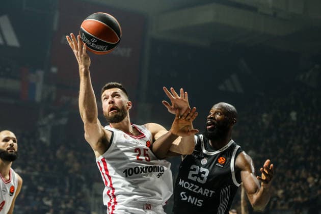 Partizan v Olimpiakos - EuroLeague BELGRADE, SERBIA - JANUARY 14: Tonye Jekiri of Partizan in action against Alec Peters of Olimpiakos during EuroLeague basketball match between Partizan and Olimpiakos in Belgrade, Serbia on January 14, 2026. Filip Stevanovic Anadolu Belgrade Serbia. Editorial use only. Please get in touch for any other usage.  Copyright: x2026xAnadoluxFilipxStevanovicx