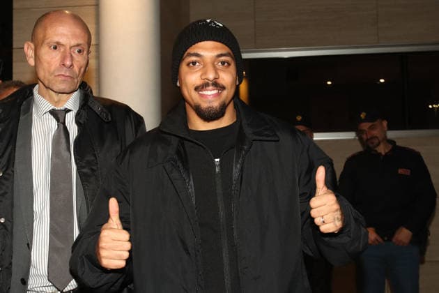 CALCIO - Serie A - Donyell Malen, AS Roma s new signing Nella foto: Donyell Malen nuovo acquisto della Roma all Aeroporto di Ciampino ( Foto Gino Mancini ) Roma Italy  Copyright: xIPAxSport ABACAx