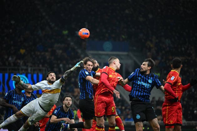 CALCIO - Serie A - Inter - FC Internazionale vs US Lecce Francesco Pio Esposito of Inter FC in action during the Italian Serie A football match between Inter FC and US lecce on January 14th, 2026 at Giuseppe Meazza San Siro Siro stadium in Milan, Italy. Photo Tiziano Ballabio Milan Italy  Copyright: xIPAxSport ABACAx