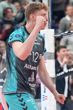 Siebe Korenblek Powervolleys Düren, 12 clenches fists, Action, Action, Game scene, 14 01 2026, Düren Germany , Volleyball, 1 Bundesliga Men, SWD Powervolleys Düren VfB Friedrichshafen xmhx