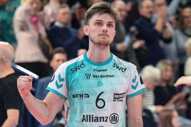Troy Arthur Gooch Powervolleys Düren, 6 clenches a fist, Action, Action, Game scene, 14 01 2026, Düren Germany , Volleyball, 1 Bundesliga Men, SWD Powervolleys Düren VfB Friedrichshafen xmhx