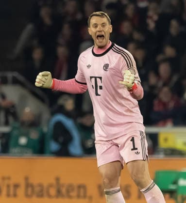 Torjubel zum 1-2 Torwart Manuel Neuer (FCB), Köln, Deutschland, 15.01.2026, 1. Bundesliga, 17. Spieltag, 1. FC Köln - FC Bayern München. DFL REGULATIONS PROHIBIT ANY USE OF PHOTOGRAPHS AS IMAGE SEQUENCES AND OR QUASI-VIDEO *** Goal celebration for 1 2 Goalkeeper Manuel Neuer FCB , Cologne, Germany, 15 01 2026, 1 Bundesliga, 17 Matchday, 1 FC Köln FC Bayern München DFL REGULATIONS PROHIBIT ANY USE OF PHOTOGRAPHS AS IMAGE SEQUENCES AND OR QUASI VIDEO