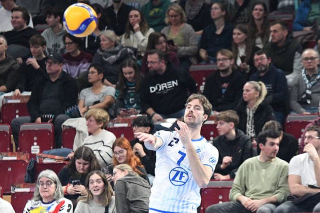 Kyle Hobus VfB Friedrichshafen, 7 during warm-up, , 14 01 2026, Düren Germany , Volleyball, 1 Bundesliga Men, SWD Powervolleys Düren VfB Friedrichshafen xmhx