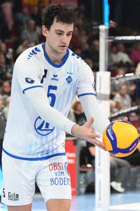 Louis Kunstmann VfB Friedrichshafen, 5 , on serve,, 14 01 2026, Düren Germany , Volleyball, 1 Bundesliga Men, SWD Powervolleys Düren VfB Friedrichshafen xmhx