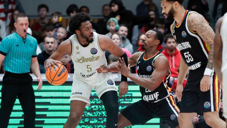 In the picture from left Andre Wesson Jr Patrioti Levice, 5 against Johnathan Stove Wuerzburg Baskets, 22 14 01 2026, Fitness First Wuerzburg Baskets vs Patrioti Levice, Basketball Champions League, Play Ins, Game 3, Germany, 97072, tectake Arena Wuerzburg, Copyright: HMBxMedia xJulienxBecker