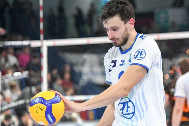 Aleksa Batak VfB Friedrichshafen, 8 on serve,, 14 01 2026, Düren Germany , Volleyball, 1 Bundesliga Men, SWD Powervolleys Düren VfB Friedrichshafen xmhx