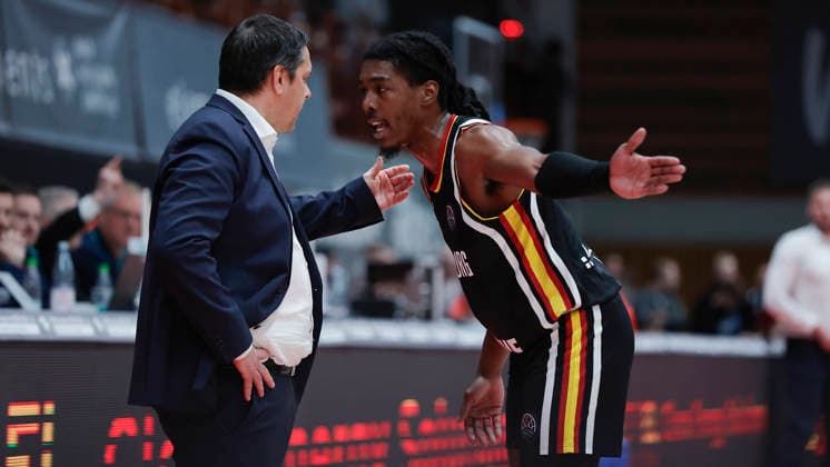 In the picture from left Head Coach Sasa Filipovski Wuerzburg Baskets and Marcus Carr Wuerzburg Baskets, 5 discuss 14 01 2026, Fitness First Wuerzburg Baskets vs Patrioti Levice, Basketball Champions League, Play Ins, Game 3, Germany, 97072, tectake Arena Wuerzburg, Copyright: HMBxMedia xJulienxBecker
