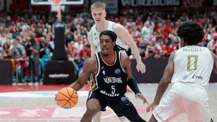 In the picture from left Aatu Kivimaki Patrioti Levice, 12 against Marcus Carr Wuerzburg Baskets, 5 14 01 2026, Fitness First Wuerzburg Baskets vs Patrioti Levice, Basketball Champions League, Play Ins, Game 3, Germany, 97072, tectake Arena Wuerzburg, Copyright: HMBxMedia xJulienxBecker