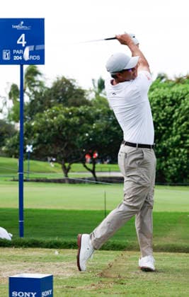January 14, 2026, Honolulu, Hawaii, USA: ADAM SCOTT tees off from the 4th Hole during the Pro-Am round at the 2026 Sony Open in Honolulu, Hawaii on January 14, 2026. Honolulu USA - ZUMAm310 20260114_zsp_m310_020 Copyright: xElliotxMilesx