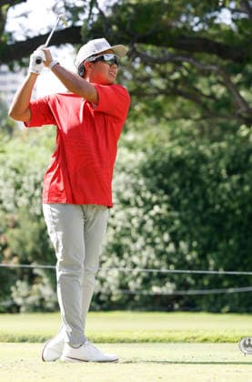 January 14, 2026, Honolulu, Hawaii, USA: Hawaii Rainbow WarriorsÃ¢â‚¬â ¢ Quarterback MICAH ALEJADO tees off from the 4th Hole during the Pro-Am round at the 2026 Sony Open in Honolulu, Hawaii on January 14, 2026. Honolulu USA - ZUMAm310 20260114_zsp_m310_026 Copyright: xElliotxMilesx