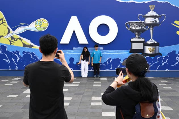 TENNIS AUSTRALIAN OPEN, Signage in the precinct ahead of the 2026 Australian Open tennis tournament, at Melbourne Park, Melbourne, Thursday, January 15, 2025. ( NO ARCHIVING, EDITORIAL USE ONLY MELBOURNE VICTORIA AUSTRALIA  Copyright: xJOELxCARRETTx 20260115140409490980