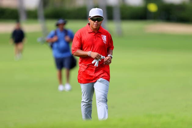 January 14, 2026 - University of Hawaii Rainbow Warrior Football Quarterback Micah Alejado walks on the 6th fairway during a Pro-Am prior to the 2026 Sony Open in Hawaii at Waialae Country Club in Honolulu, HI - CSM Honolulu USA - ZUMAc04_ 20260114_zma_c04_123 Copyright: xAndrewxLeex