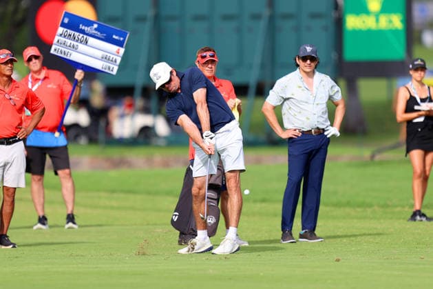 January 14, 2026 - Actor Karl Urban hits from the 8th fairway during a Pro-Am prior to the 2026 Sony Open in Hawaii at Waialae Country Club in Honolulu, HI - CSM Honolulu USA - ZUMAc04_ 20260114_zma_c04_148 Copyright: xAndrewxLeex