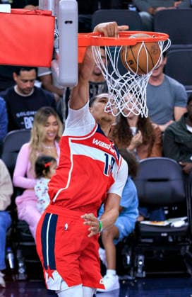 January 14, 2026, Inglewood, California, USA: Kyshawn George 18 of the Washington Wizards dunks the ball during their 2025 NBA, Basketball Herren, USA regular season game against the Los Angeles Clippers on Wednesday January 14, 2026 at Intuit Dome Arena in Inglewood, California. JAVIER ROJAS PI Inglewood USA - ZUMAp124 20260114_zaa_p124_004 Copyright: xJavierxRojasx