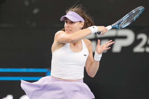 January 15, 2026, Adelaide, South Australia, Australia: KIMBERLY BIRRELL of Australia in action during her quarter final win over J. Cristian of Romania 5:7, 6:1, 7:5, during the 2026 Adelaide International Tennis Tournament Adelaide Australia - ZUMAw216 20260115_zsp_w216_056 Copyright: xMarkxWilloughbyx