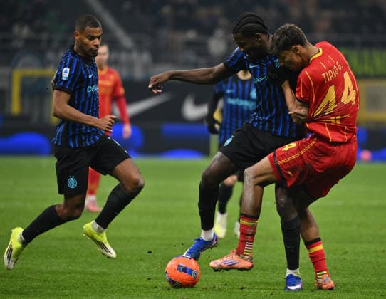 (260115) -- MILAN, Jan. 15, 2026 -- Inter Milan s Marcus Thuram (C) vies with Lecce s Tiago Gabriel (R) during a Serie A football match between Inter Milan and Lecce in Milan, Italy, Jan. 14, 2026. (Photo by Xinhua) (SP)ITALY-MILAN-FOOTBALL-SERIE A-INTER MILAN VS LECCE AlbertoxLingria 